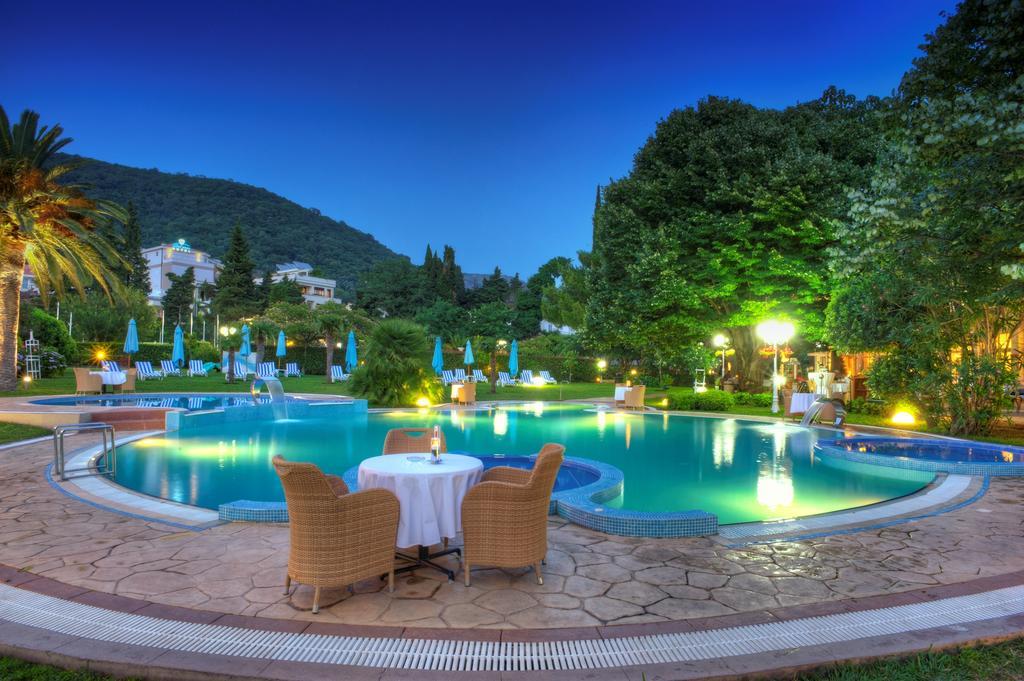 Hotel Rivijera Petrovac Exterior photo
